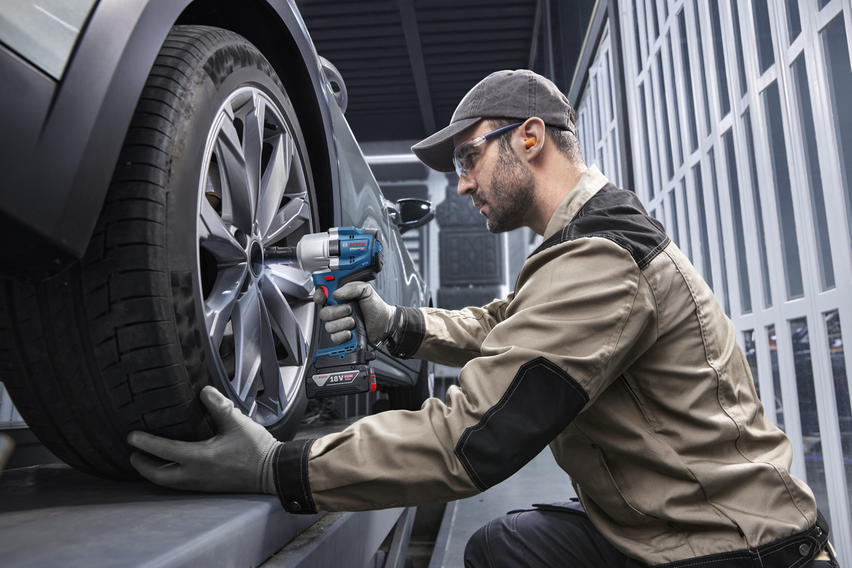 Bosch Professional Impact Wrench GDS 18V-780 06019P4021 6 - Power Tool Services