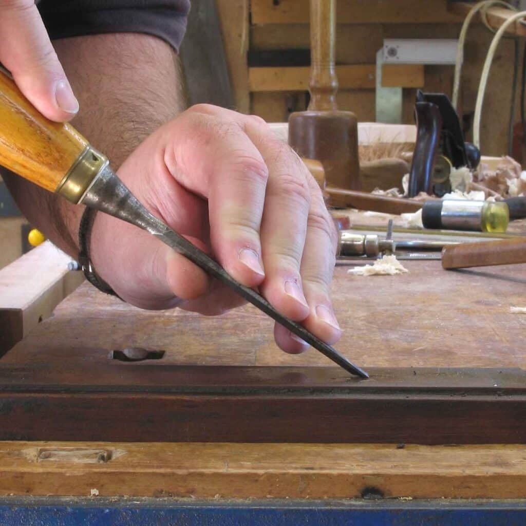 Liberon Honing Oil For All Oil Stones 250ml 2 - Power Tool Services