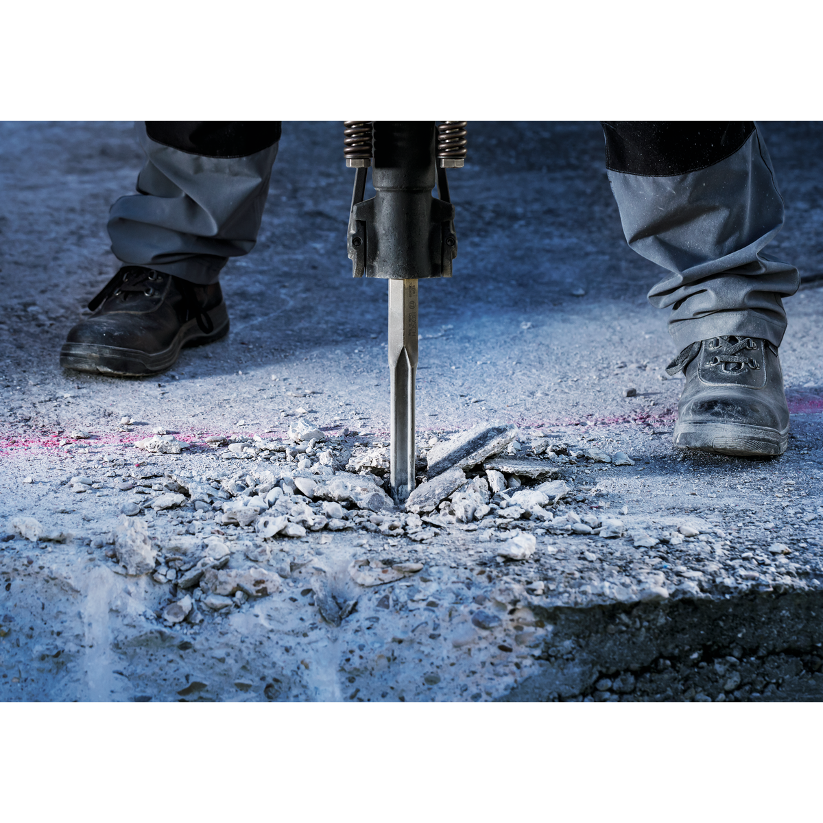 Bosch PRO HEX-5C Pointed Chisel 28 mm, 28 x 400 mm 2608690573 7 - Power Tool Services