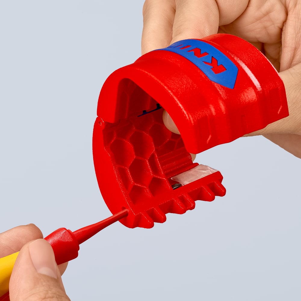 KNIPEX BiX Cutter for plastic pipes and sealing sleeves 90 22 10 BK 21 - Power Tool Services