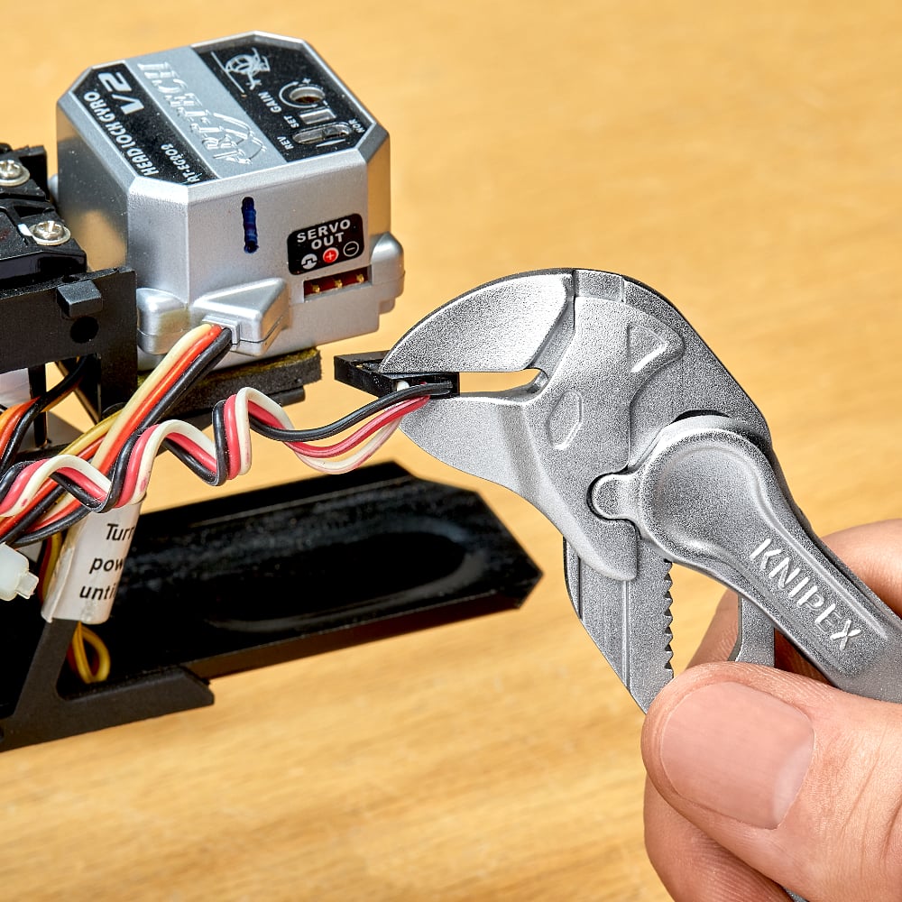 Pliers Wrenches XS Pliers and a wrench in a single tool 86 04 100 22 - Power Tool Services