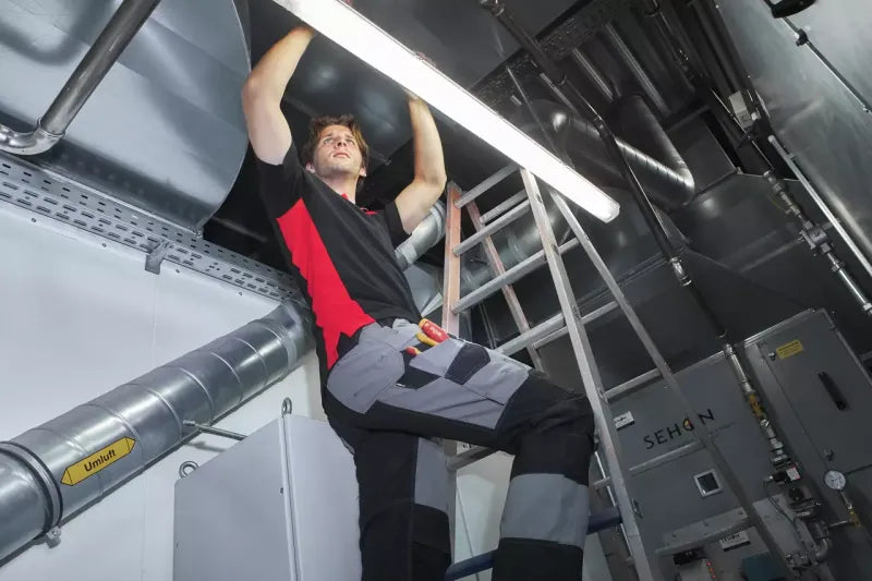 Wiha PocketMax Screwdriver with bit magazine mixed with 4 slimBits 13 - Power Tool Services