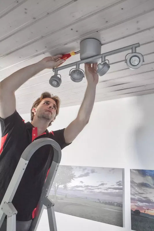 Wiha PocketMax Screwdriver with bit magazine mixed with 4 slimBits 10 - Power Tool Services