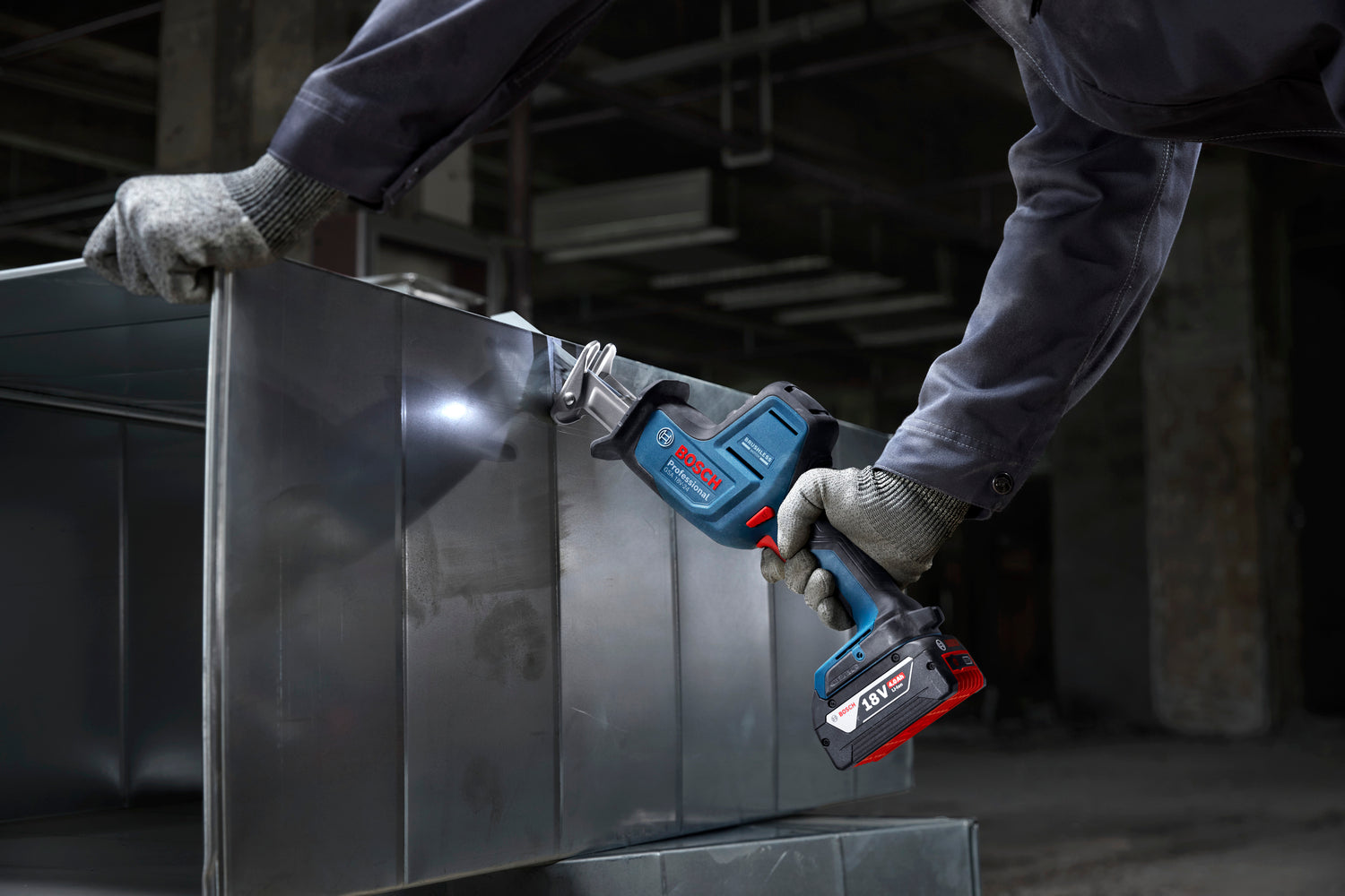 Bosch Professional Cordless Reciprocating Saw GSA 18V-24 06016A5100 6 - Power Tool Services