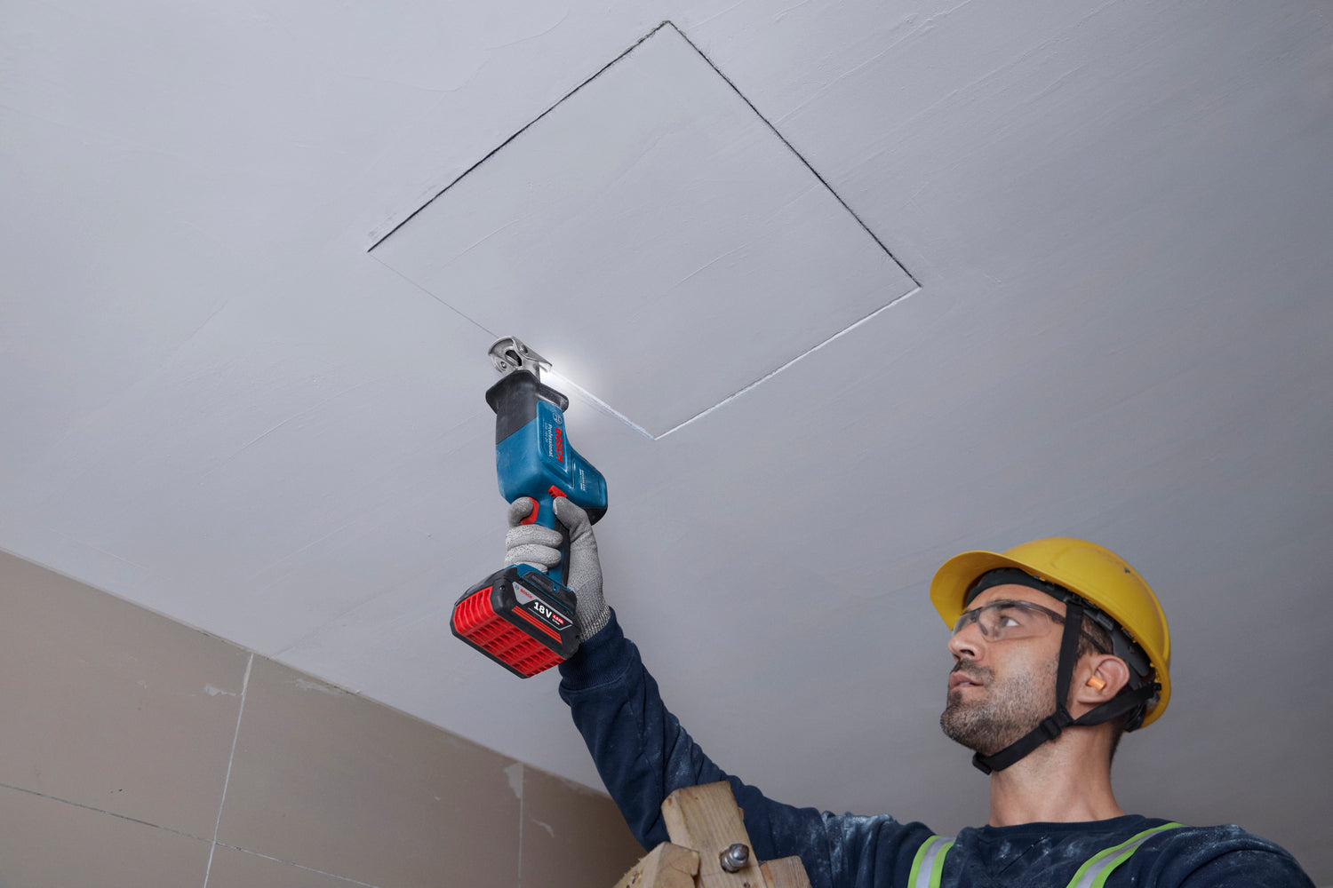 Bosch Professional Cordless Reciprocating Saw GSA 18V-24 06016A5100 8 - Power Tool Services