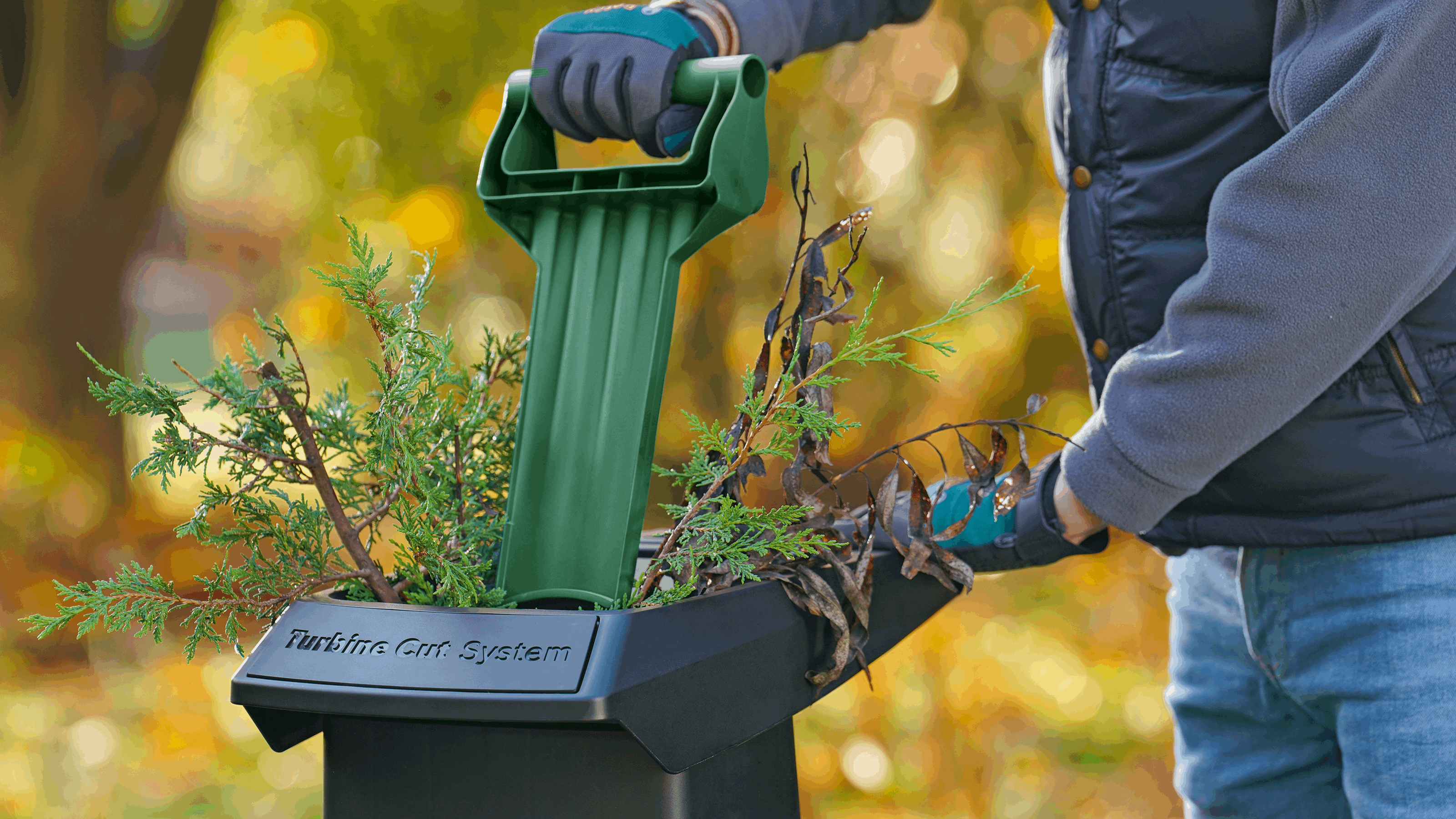 Buy Bosch AXT 25 TC Quiet Garden shredder 060080330C from Power Tool Services - Image 5 | Best Price