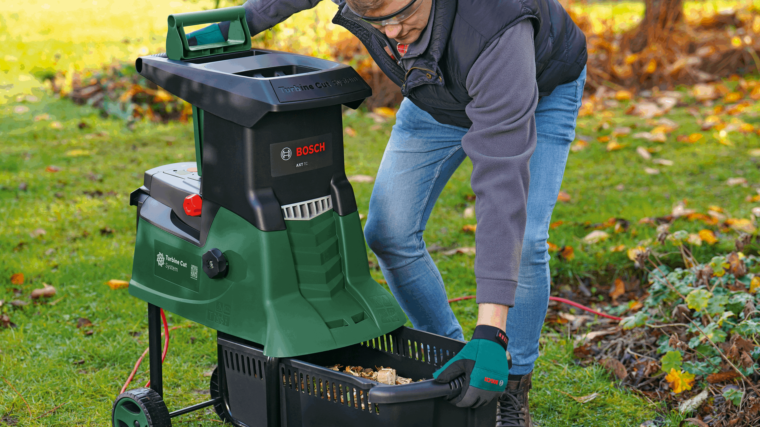 Buy Bosch AXT 25 TC Quiet Garden shredder 060080330C from Power Tool Services - Image 3 | Best Price