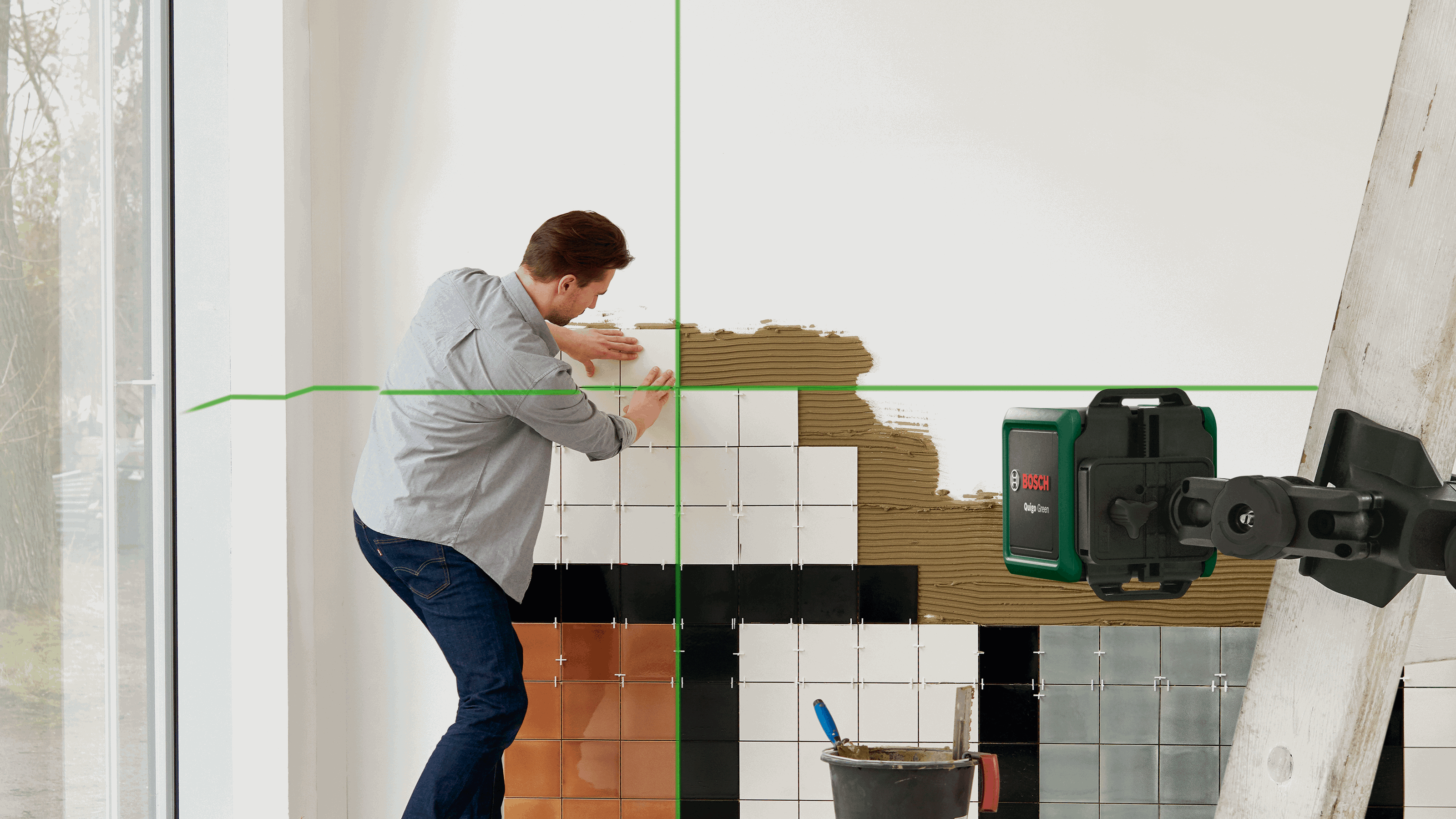 Buy Bosch DIY Quigo Green Cross Line Laser 0603663C02 from Power Tool Services - Image 2 | Best Price