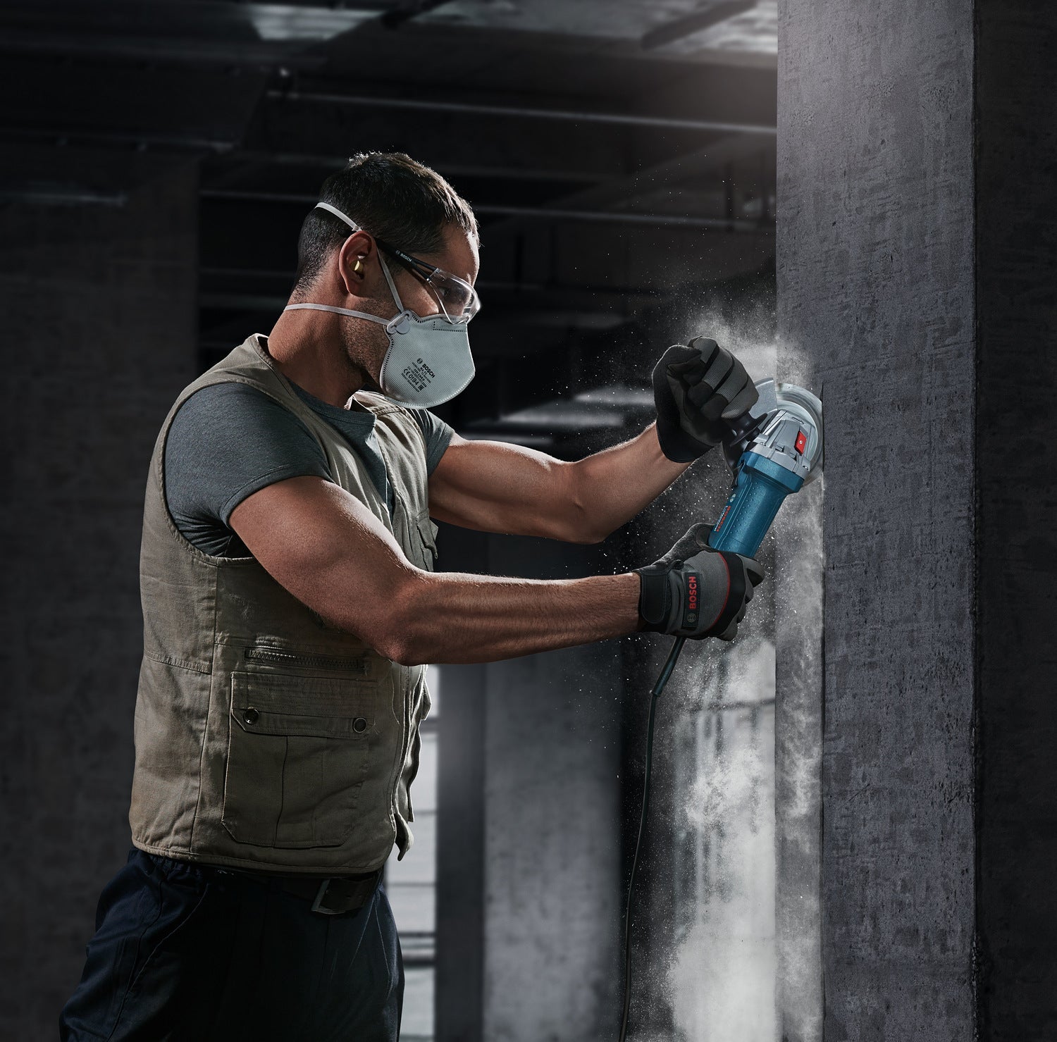 Buy Bosch Professional Angle Grinder GWS 9-125 06013960K7 from Power Tool Services - Image 2 | Best Price