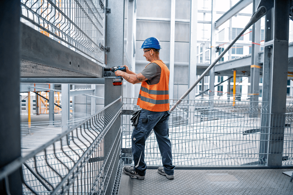 Buy Bosch Professional Cordless Impact Wrench GDS 18V-1050 H 06019J8502 from Power Tool Services - Image 9 | Best Price