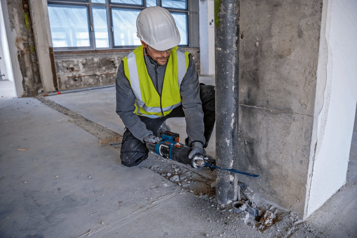 Bosch Professional Cordless Recipro Saw GSA 185 -Li Solo 06016C0020 Power Tool Services