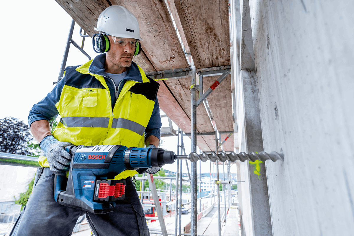 Buy Bosch Professional Cordless Rotary Hammer GBH 18V-45 C 0611913120 from Power Tool Services - Image 3 | Best Price