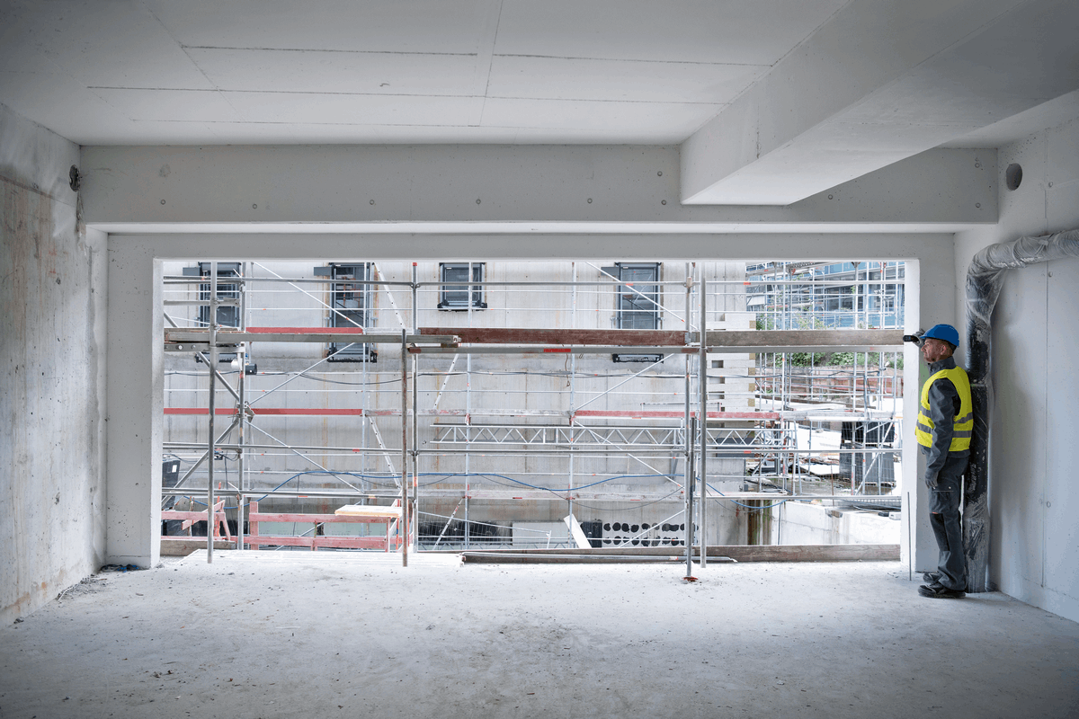 Buy Bosch Professional Green Laser Measure GLM 50-22 0601072S00 from Power Tool Services - Image 10 | Best Price