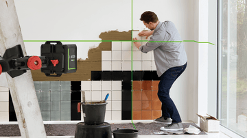 Buy Bosch Quigo Green Cross Line Laser Level 0603663C00 from Power Tool Services - Image 4 | Best Price