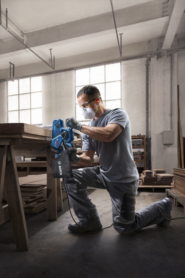 Bosch Professional Belt Sander GBS 750 06012C10K0 9 - Power Tool Services