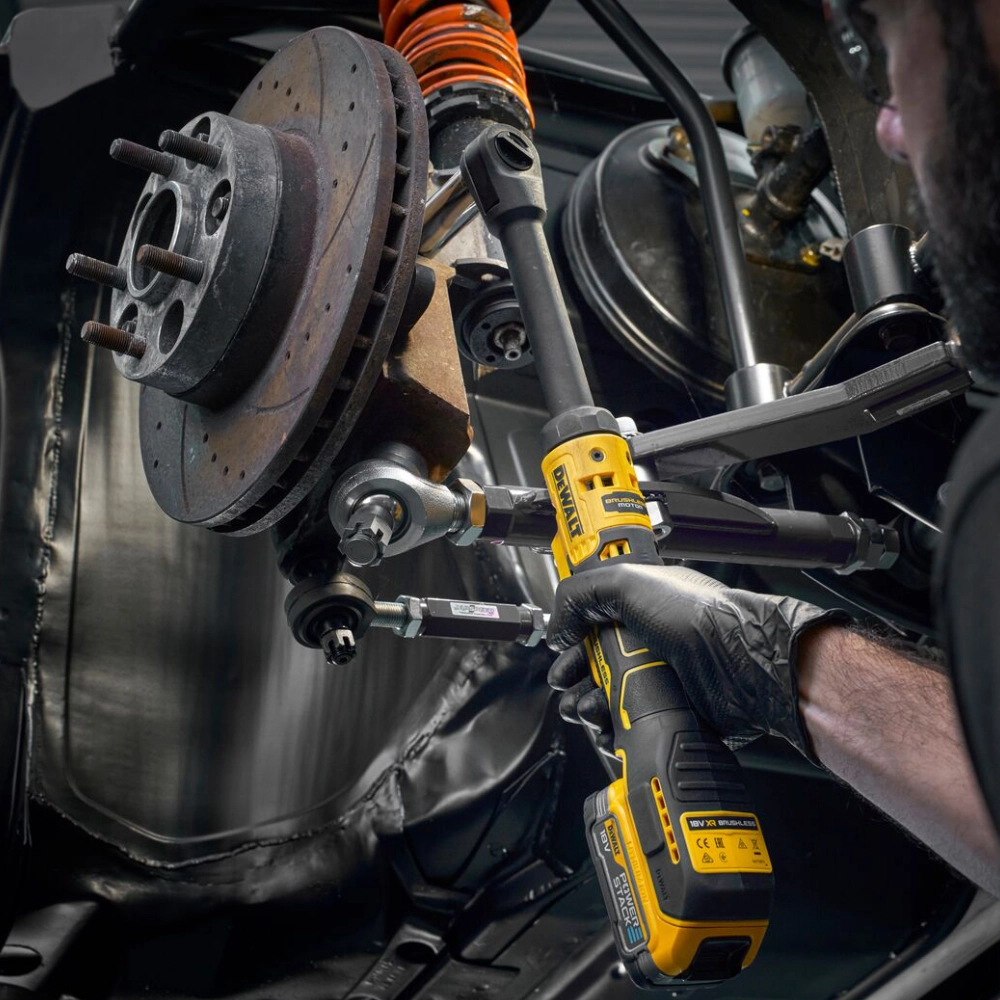 DEWALT 18V XR Brushless 3/8" Extended Ratchet | DCF513EN