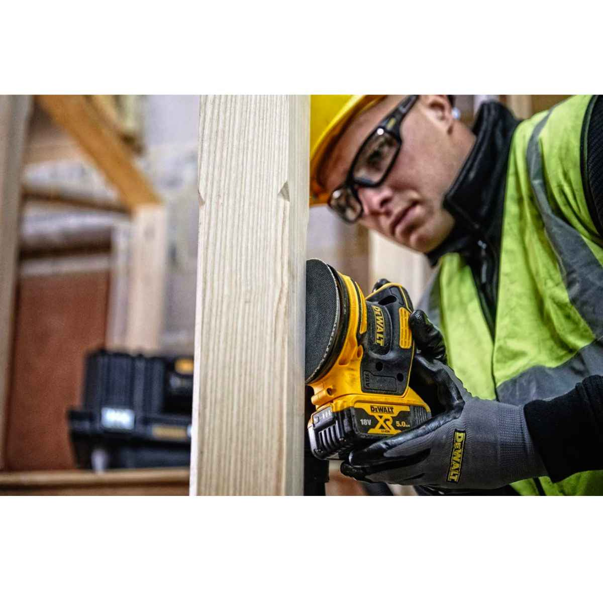 Buy Dewalt 18V Cordless Brushless 125mm Orbital Sander DCW210NT from Power Tool Services - Image 6 | Best Price