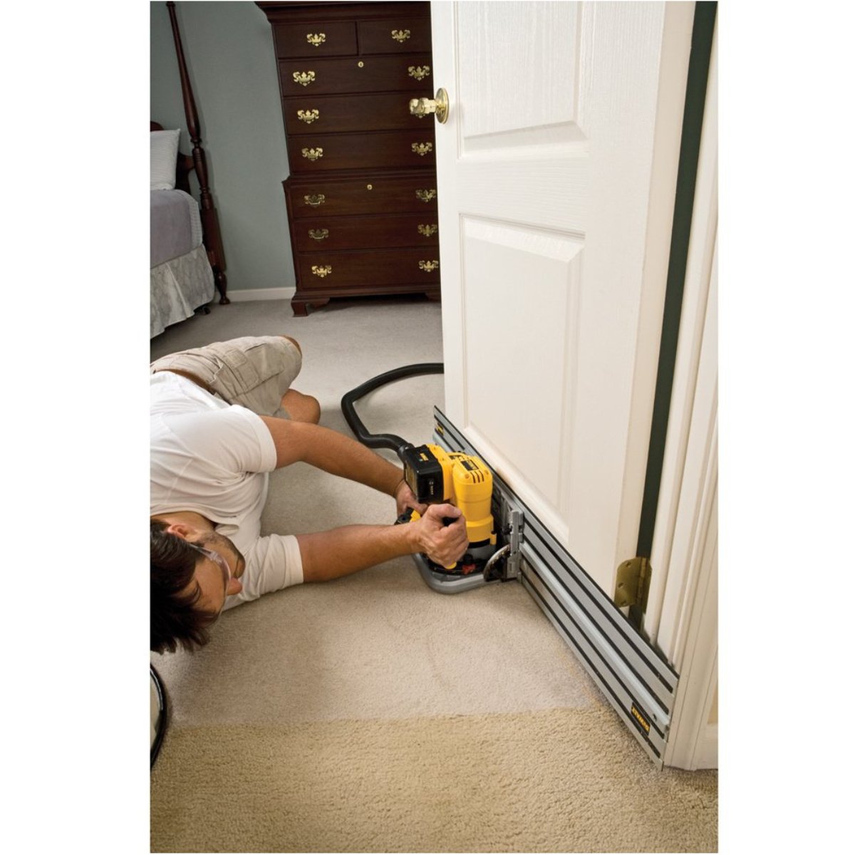 Buy Dewalt Plunge Saw 165mm 1300W DWS520K from Power Tool Services - Image 4 | Best Price