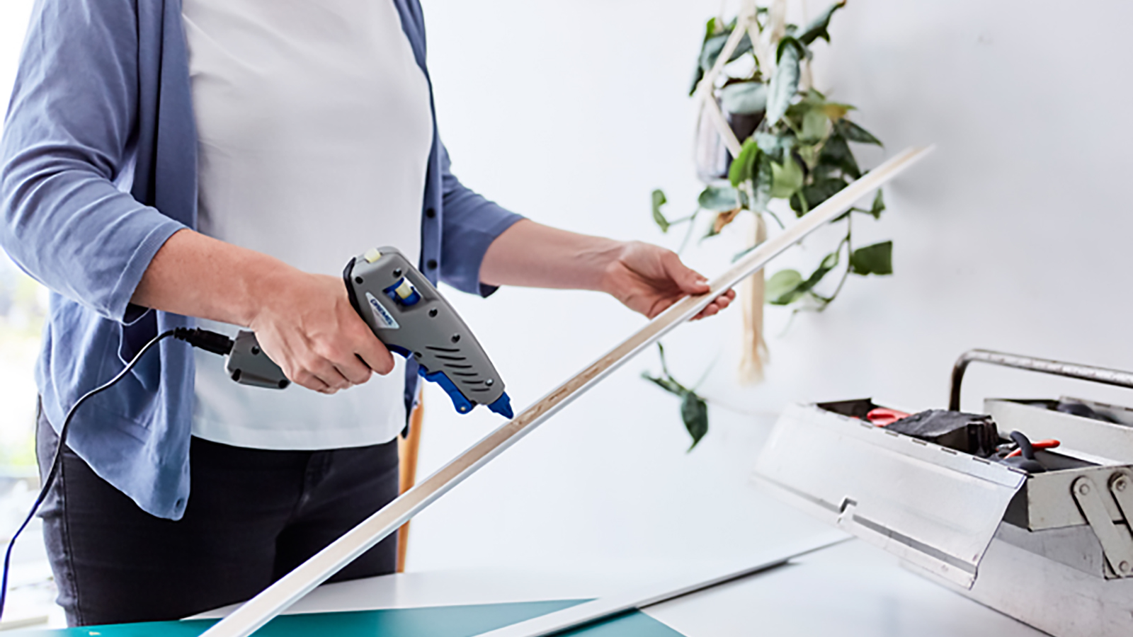 Buy Dremel Glue Gun 940 F0130940JA from Power Tool Services - Image 5 | Best Price