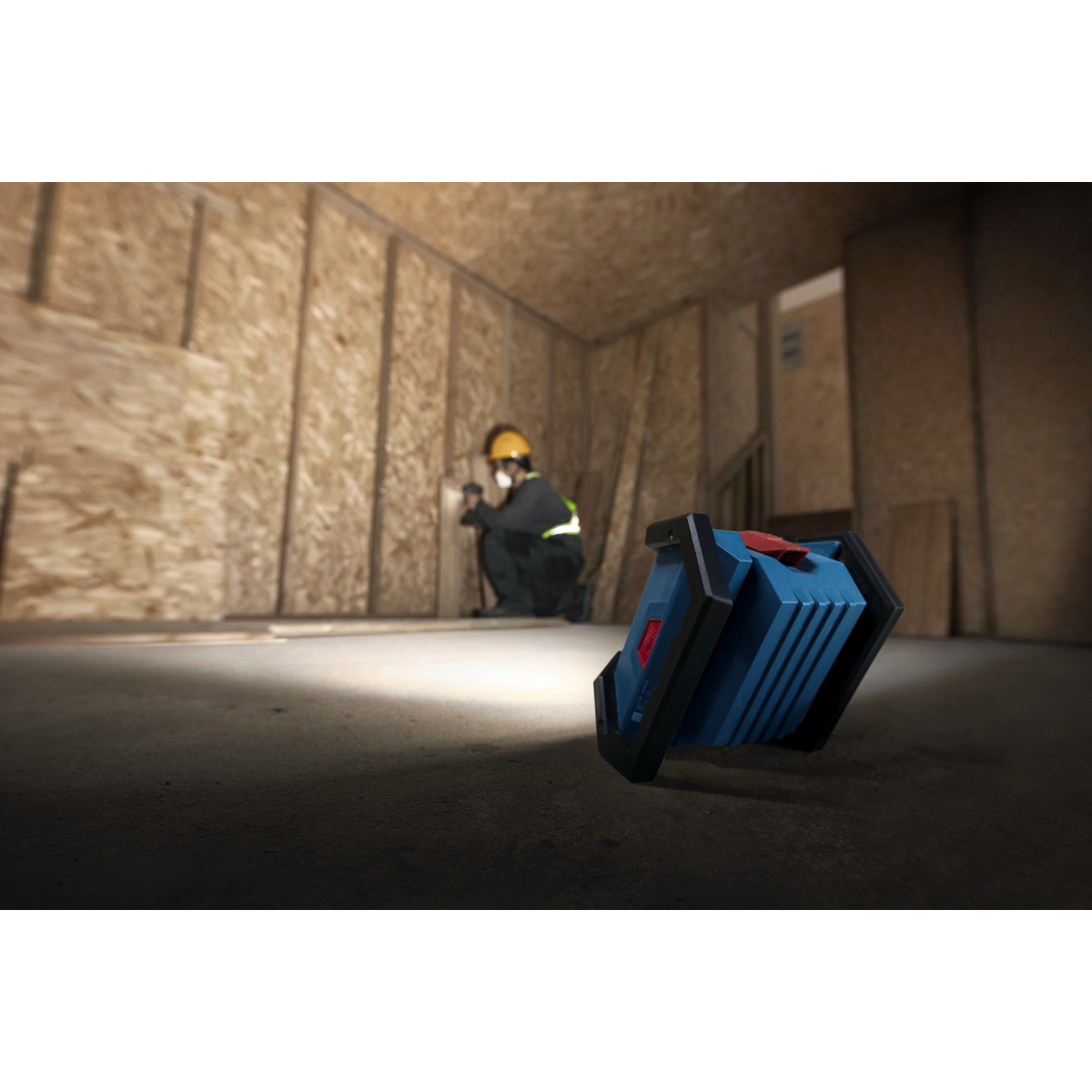 Bosch Professional Cordless Jobsite Light GLI18V-1500 06014A8000 6 - Power Tool Services