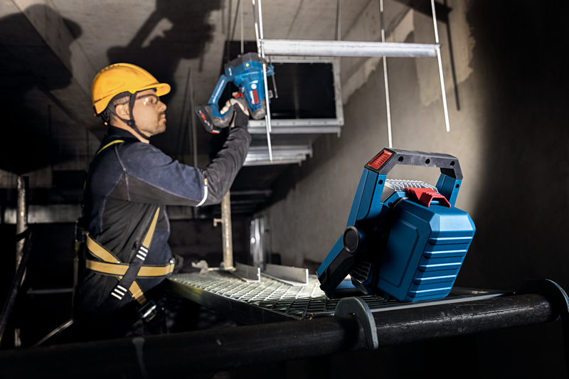 Bosch Professional Cordless Light GLI 18V-3000 (Solo) 06014A81L0 - Power Tool Services