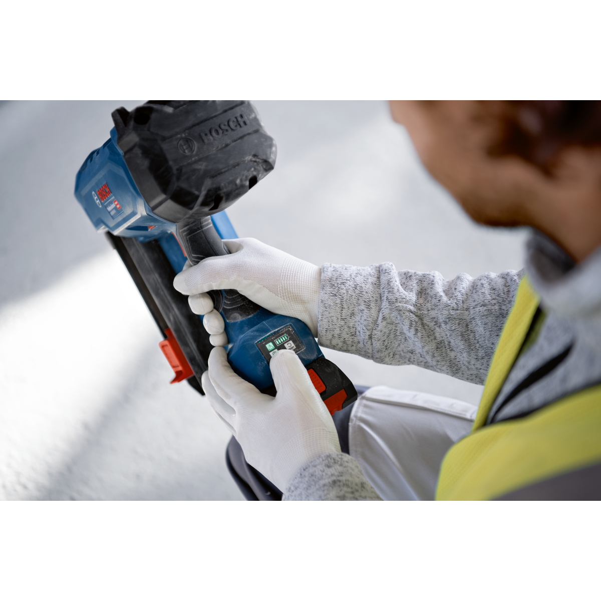 Bosch Professional Cordless Concrete Nailer GNB 18V-38 06019L7001 6 - Power Tool Services