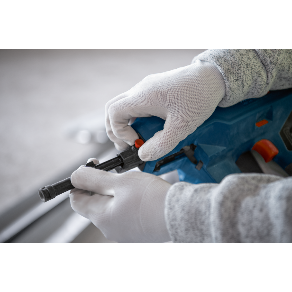 Bosch Professional Cordless Concrete Nailer GNB 18V-38 06019L7001 12 - Power Tool Services