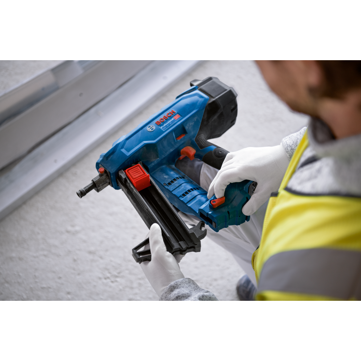 Bosch Professional Cordless Concrete Nailer GNB 18V-38 06019L7001 11 - Power Tool Services