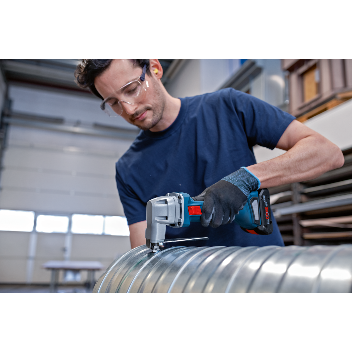 Bosch Professional Cordless Metal Shear GSC 18V-16 E 0601926300 4 - Power Tool Services