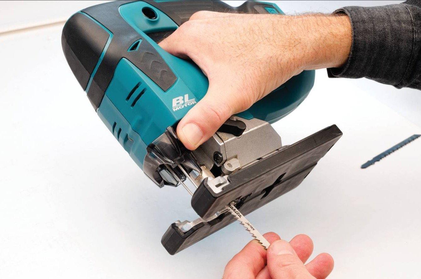 Buy Makita 18V Cordless Brushless JigSaw DJV182ZK Solo from Power Tool Services - Image 5 | Best Price