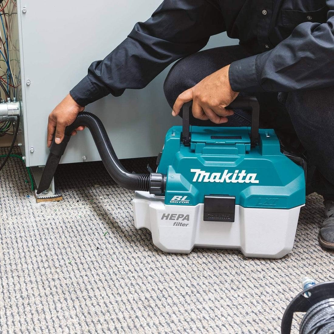 Buy Makita 18v Cordless Brushless Vacuum DVC750 Solo from Power Tool Services - Image 6 | Best Price