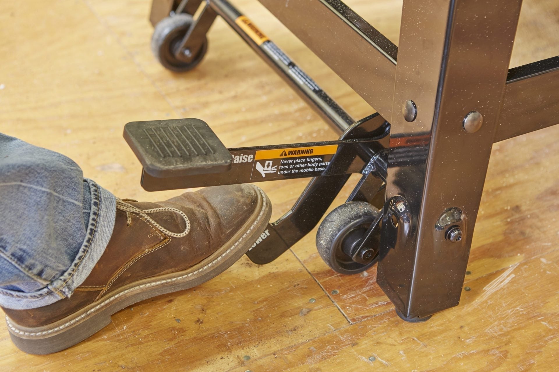 Buy Sawstop Contractor Saw Mobile Base MB-CNS-000 from Power Tool Services - Image 5 | Best Price