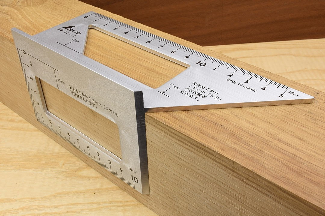 Buy Shinwa Mitre Rule 3D 45° with Right Angle Insert 62113 from Power Tool Services - Image 3 | Best Price