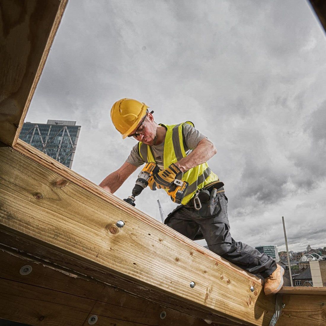 Buy Dewalt 18V Brushless Driver Drill DCD991NT-XJ from Power Tool Services - Image 4 | Best Price