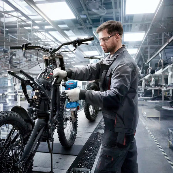 Bosch Industrial Cordless Screw Driver ISR 18V-30 PHX 06019M7101 2 - Power Tool Services