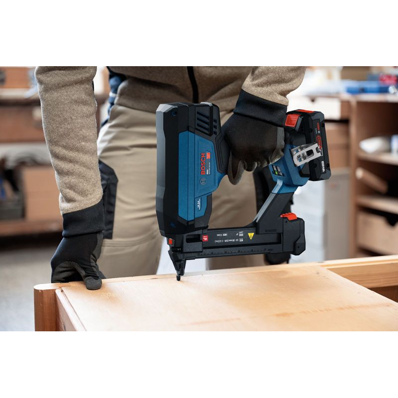 Bosch PRO Cordless Narrow Crown Stapler GTH18V-38-2M 0601482D00