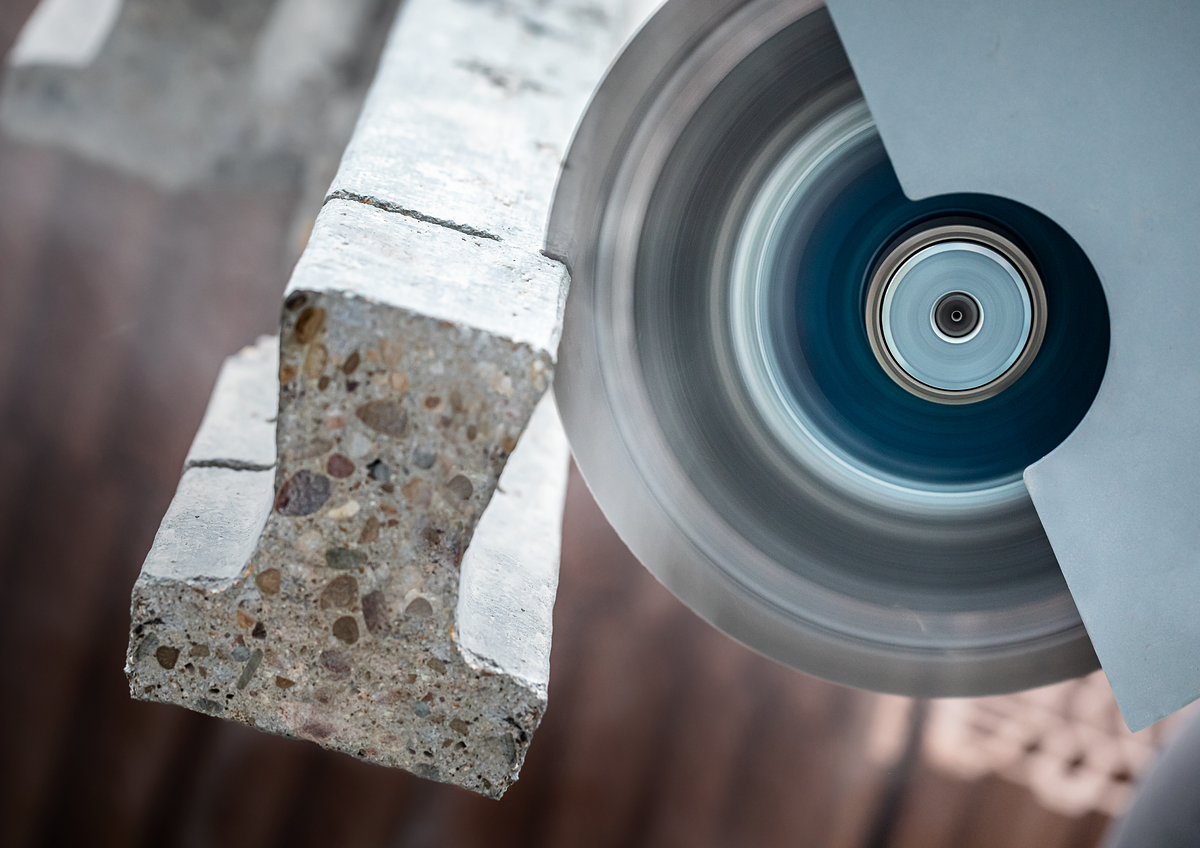 Bosch EXPERT MultiMaterial Diamond Cutting Disc 115 x 22,23 x 2,2 x 12 mm 2608900659 8 - Power Tool Services