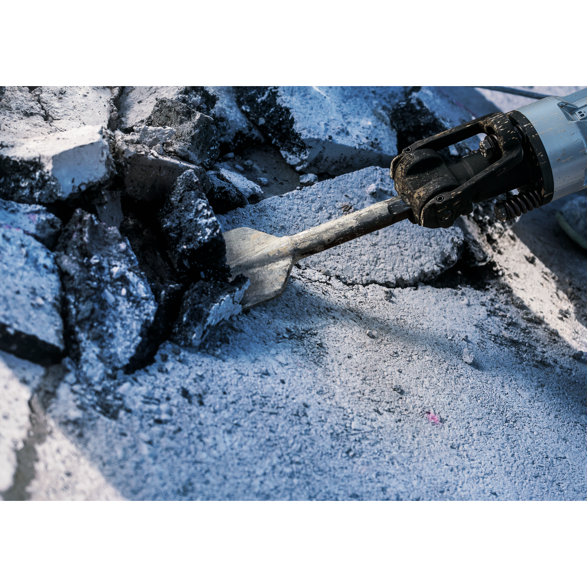 Bosch PRO HEX 28 Asphalt Cutter, 125 x 500 mm 1618601011 4 - Power Tool Services
