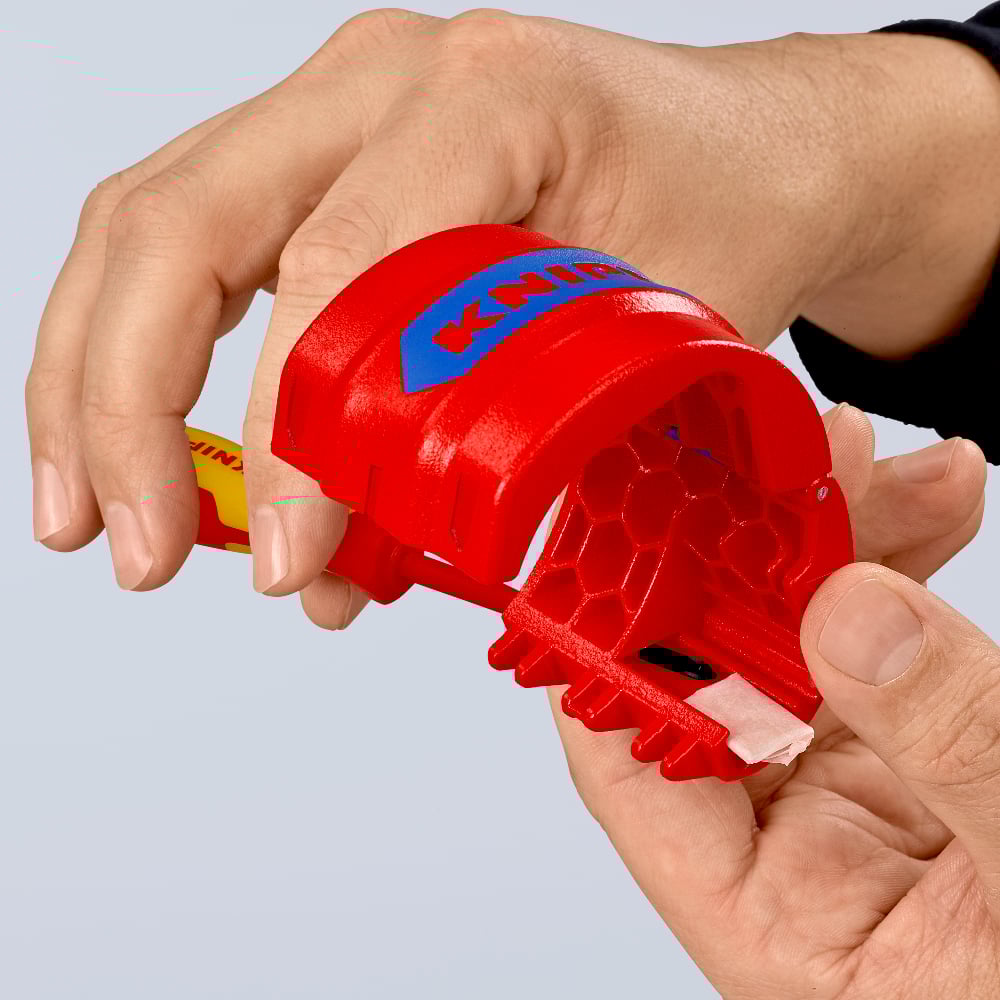 KNIPEX BiX Cutter for plastic pipes and sealing sleeves 90 22 10 BK 40 - Power Tool Services