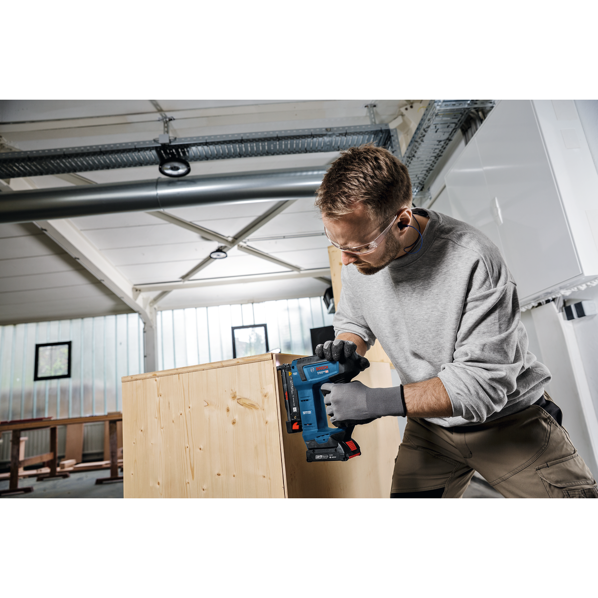 Bosch Professional Cordless Wood Nailer GNH 18V-35 4 - Power Tool Services