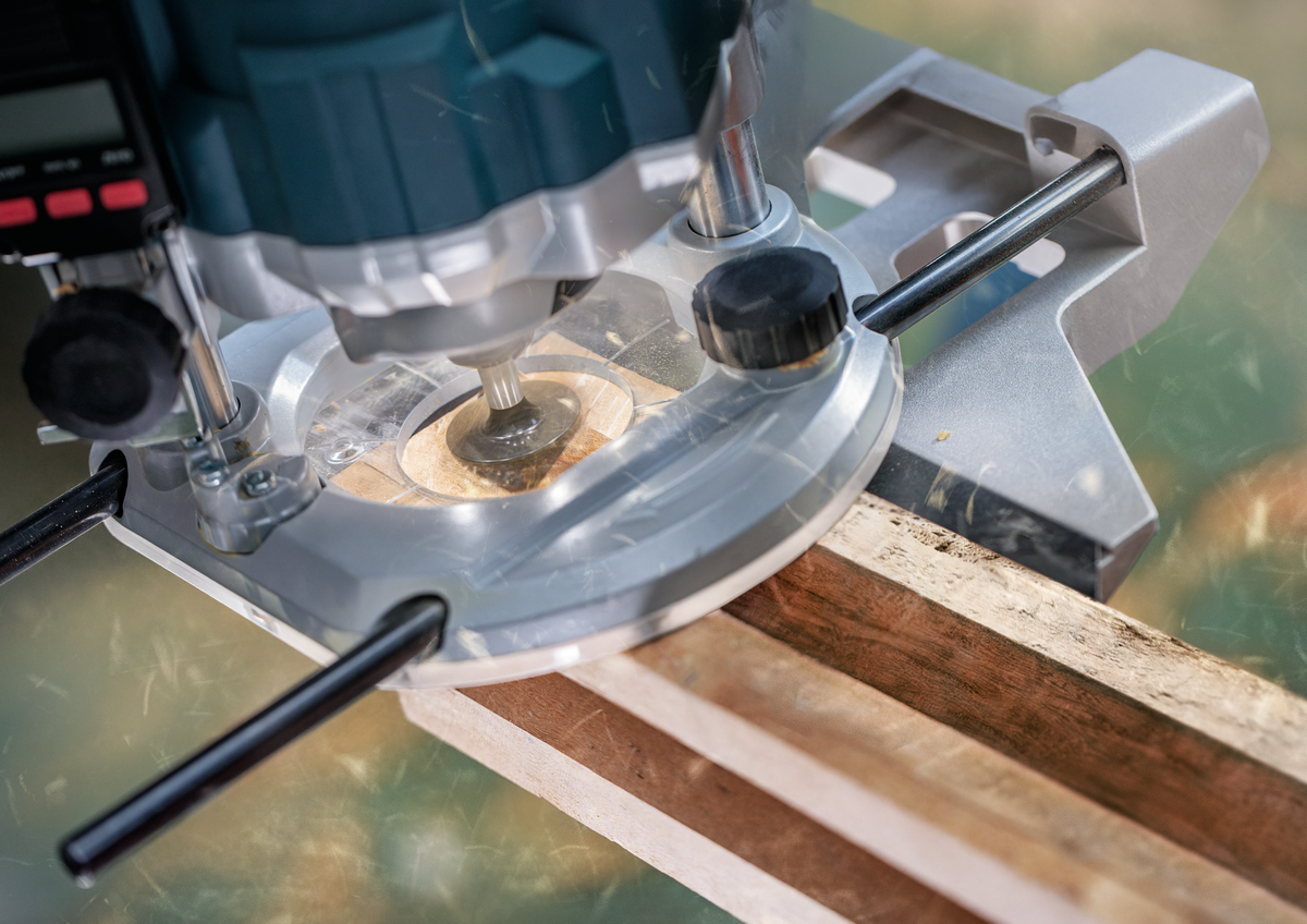 Bosch PRO Router Bit V-Groove, 90° x Ø 1/4″, Shank 1/4″ 2608628630 6 - Power Tool Services