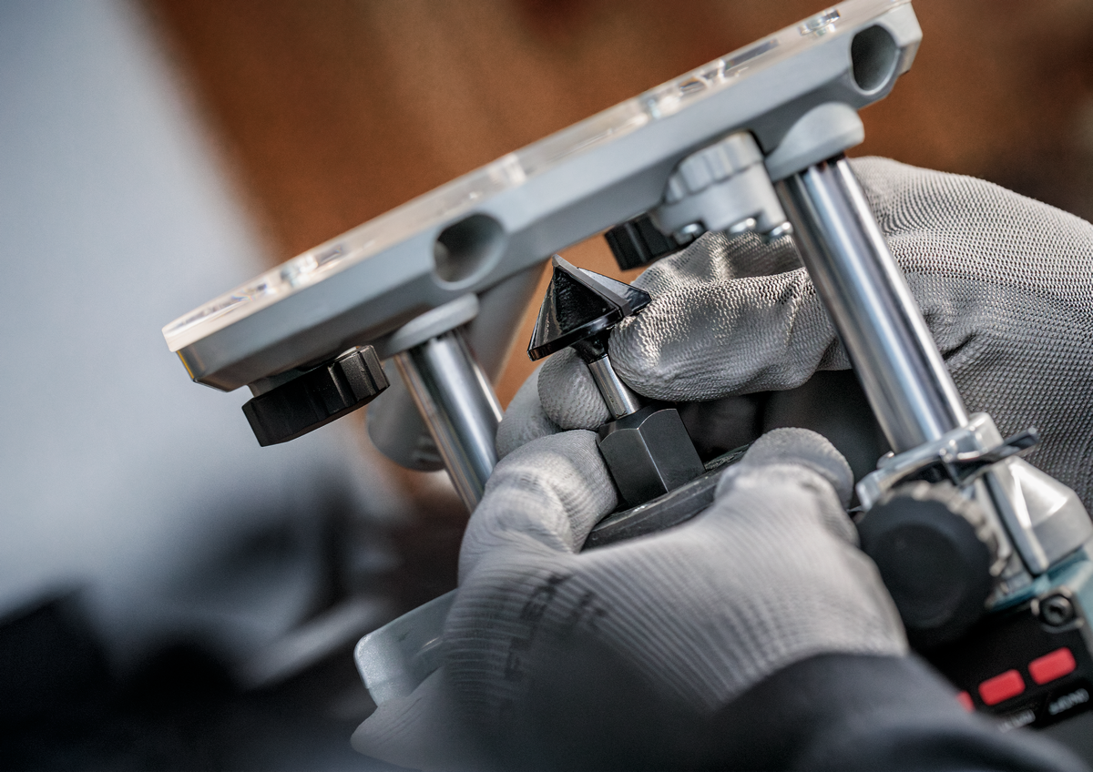 Bosch PRO Router Bit V-Groove, 90° x Ø 1/2″, Shank 1/4″ 2608628415 5 - Power Tool Services