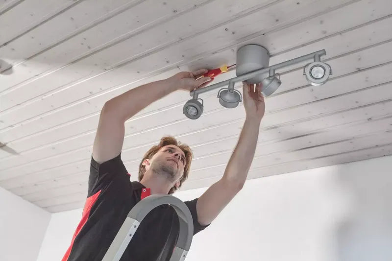 Wiha PocketMax Screwdriver with bit magazine mixed with 4 slimBits 9 - Power Tool Services