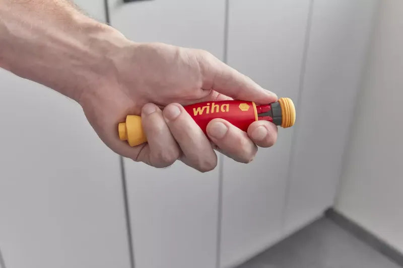 Wiha PocketMax Screwdriver with bit magazine mixed with 4 slimBits 6 - Power Tool Services