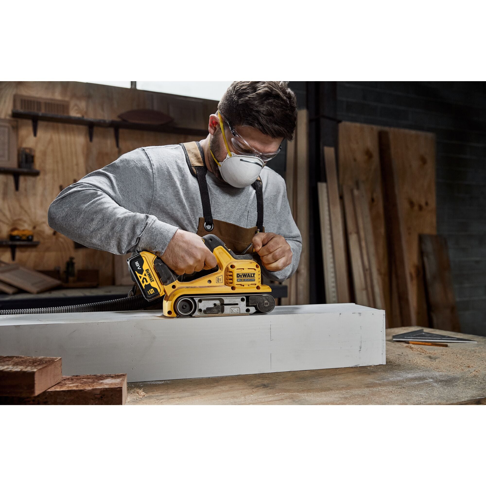 Dewalt 18V XR Brushless Belt Sander DCW220P2-QW 6 - Power Tool Services