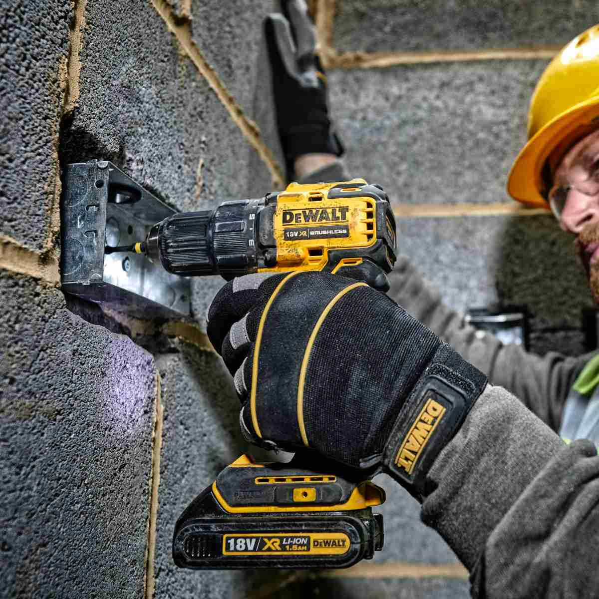 DEWALT 18V Ultra Compact Brushless Drill Driver DCD708S2T