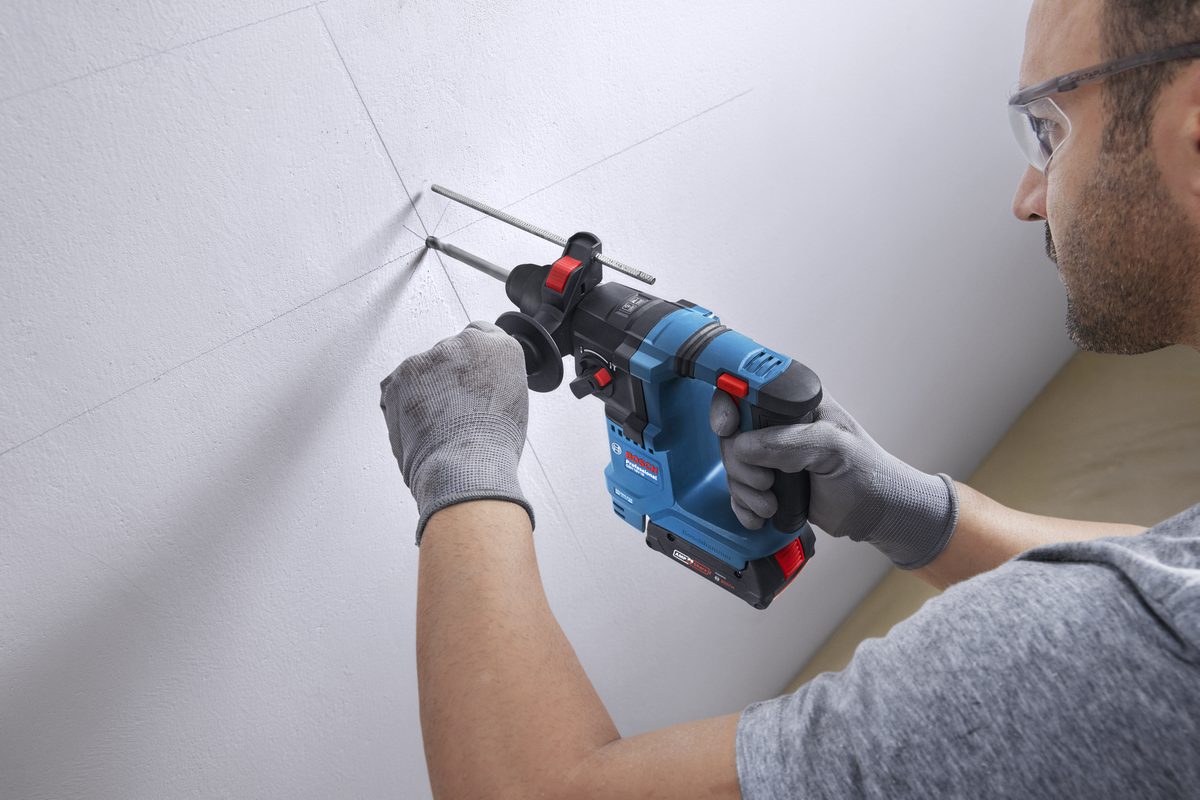 Bosch Professional Cordless Rotary Hammer with SDS plus GBH 18V-18 0611927000 4 - Power Tool Services