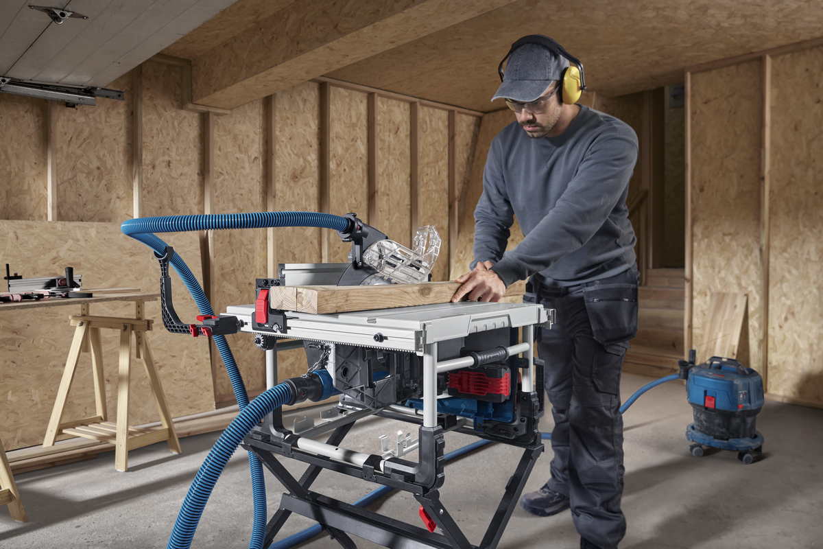 Bosch Professional 18v Cordless Table Saw GTS 18V-70 0601B441K0 3 - Power Tool Services