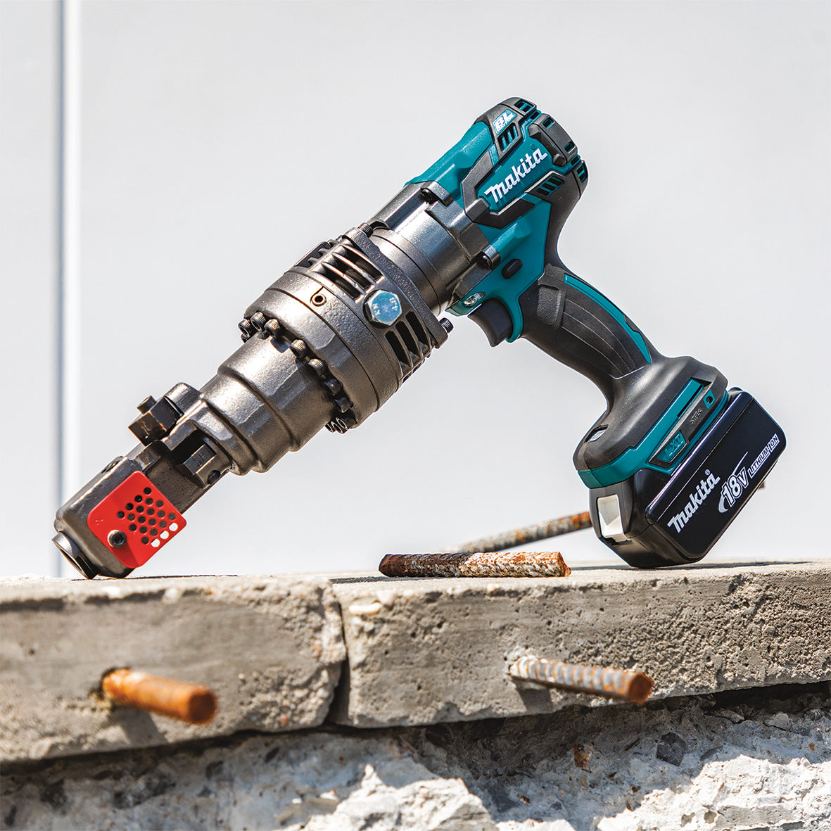 Buy Makita 18V Cordless Brushless Steel Rod Cutter DSC163ZK Solo from Power Tool Services - Image 3 | Best Price