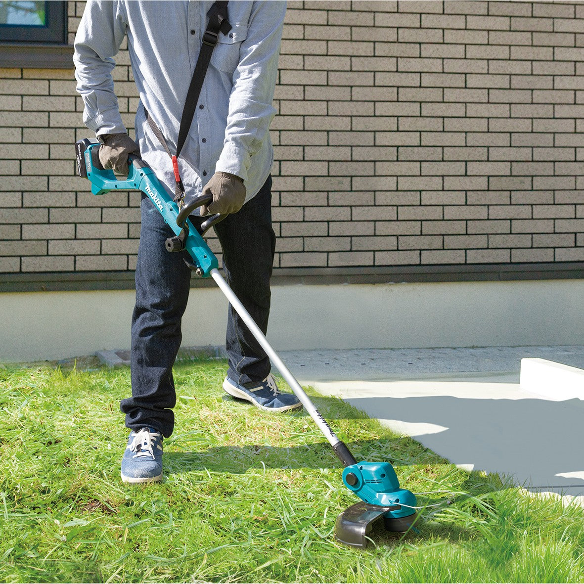 Makita 18v Cordless String Trimmer DUR193Z - Main Image